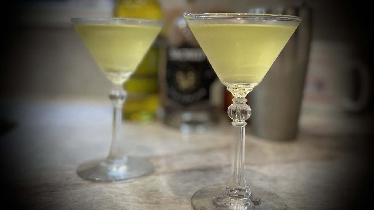 The Alaska Cocktail – Monica Mixes